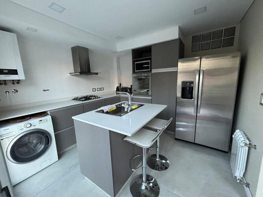 Modern Two-story House With Terrace In Nunez River Apartamento